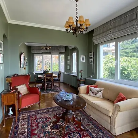 Stunning Sea View And Location, 2br Apartment Istanbul
