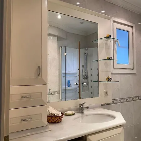 Stunning Sea View And Location, 2br *